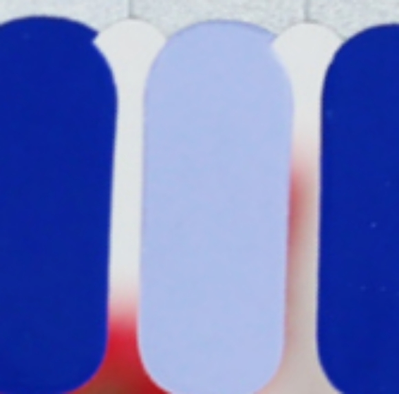 Blue nails - Picture 3 of 3